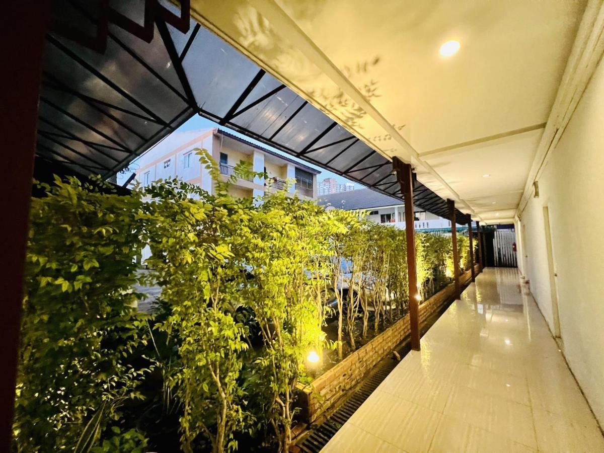 Inn Kham Apartment Chiang Mai Extérieur photo